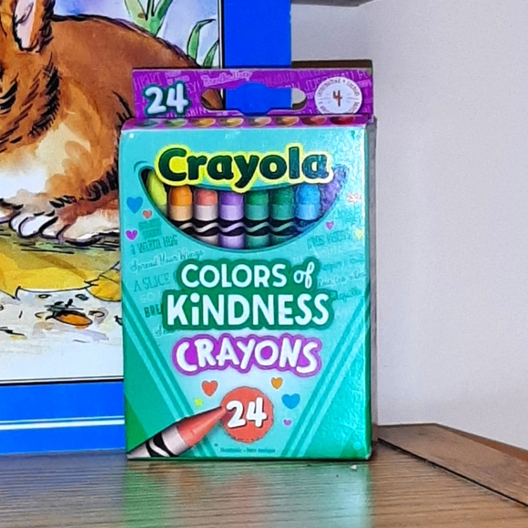 Two Bunny Books with Crayola Box NWT - Picture 12 of 15